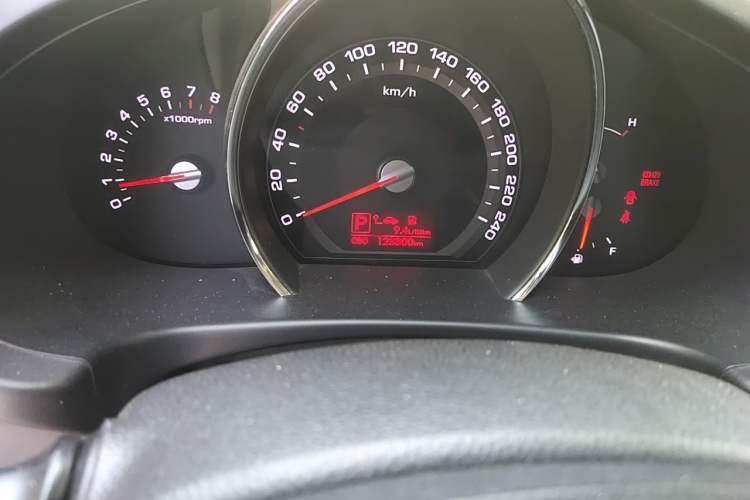 Used Kia Sportage R 2012 2.0L Automatic Two-Wheel Drive GLS Odometer Close Up