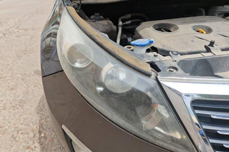 Used Kia Sportage R 2012 2.0L Manual Two-Wheel Drive GLS Right Front Headlight
