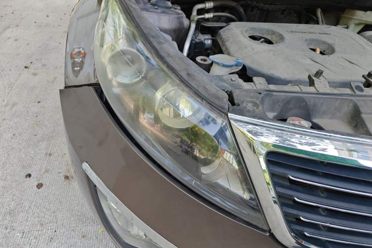 Used Kia Sportage R 2012 2.0L Automatic Two-Wheel Drive GL Trim Right Front Headlight