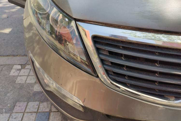 Used Kia Sportage R 2012 2.0L Automatic Two-Wheel Drive GL Trim Right Front Headlight