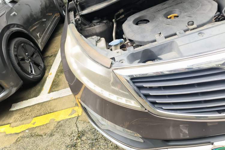 Used Kia Sportage R 2012 2.0L Automatic Two-Wheel Drive GLS Right Front Headlight