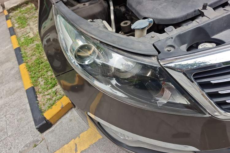 Used Kia Sportage R 2012 2.0L Automatic Two-Wheel Drive GLS Right Front Headlight