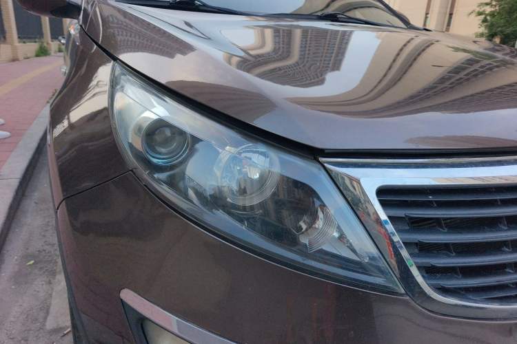 Used Kia Sportage R 2012 2.0L Automatic Two-Wheel Drive GL Trim Right Front Headlight