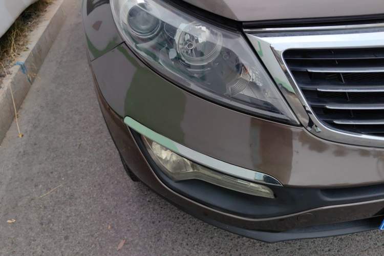 Used Kia Sportage R 2012 2.0L Automatic Two-Wheel Drive GLS Right Front Headlight