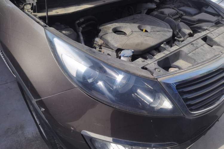 Used Kia Sportage R 2012 2.0L Automatic Two-Wheel Drive GL Trim Right Front Headlight