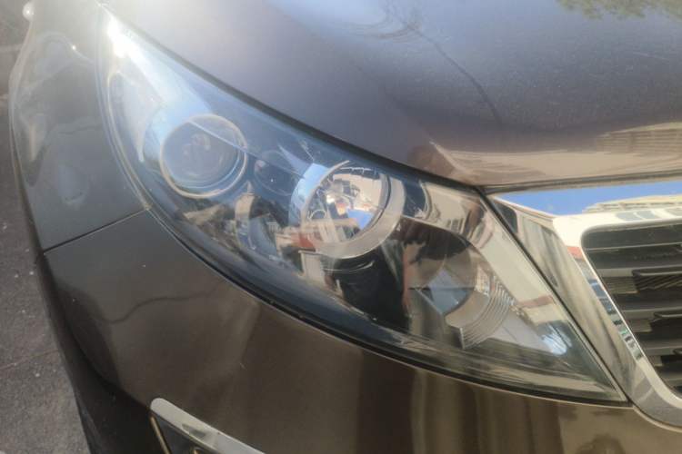 Used Kia Sportage R 2012 2.0L Automatic Two-Wheel Drive GL Trim Right Front Headlight