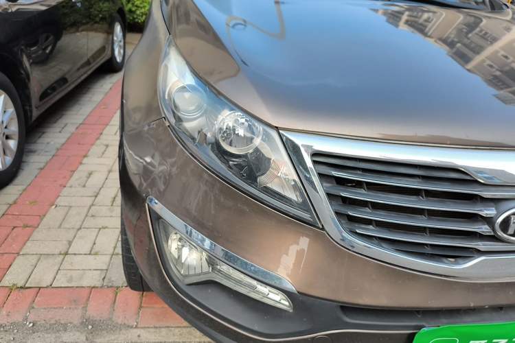 Used Kia Sportage R 2012 2.0L Automatic Two-Wheel Drive GLS Right Front Headlight