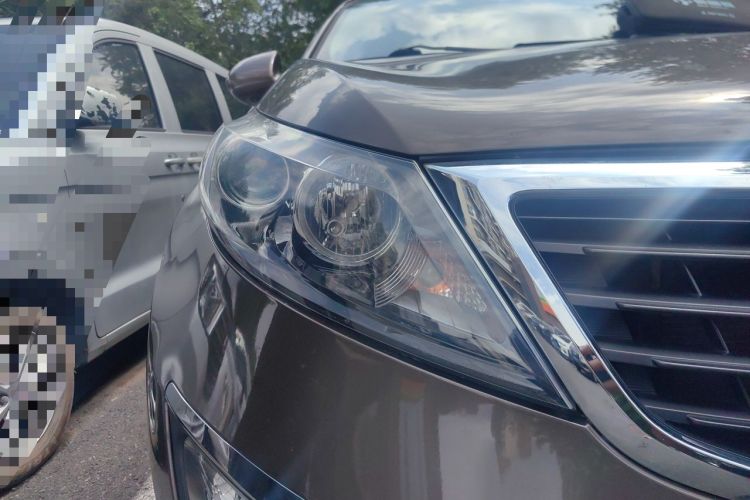 Used Kia Sportage R 2012 2.0L Automatic Two-Wheel Drive GL Trim Right Front Headlight