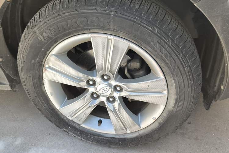 Used Kia Sportage R 2012 2.0L Automatic Two-Wheel Drive GLS Right Front Wheel Hub