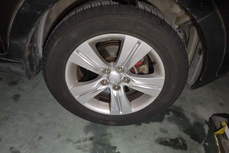 Used Kia Sportage R 2012 2.0L Automatic Two-Wheel Drive GLS Right Front Wheel Hub
