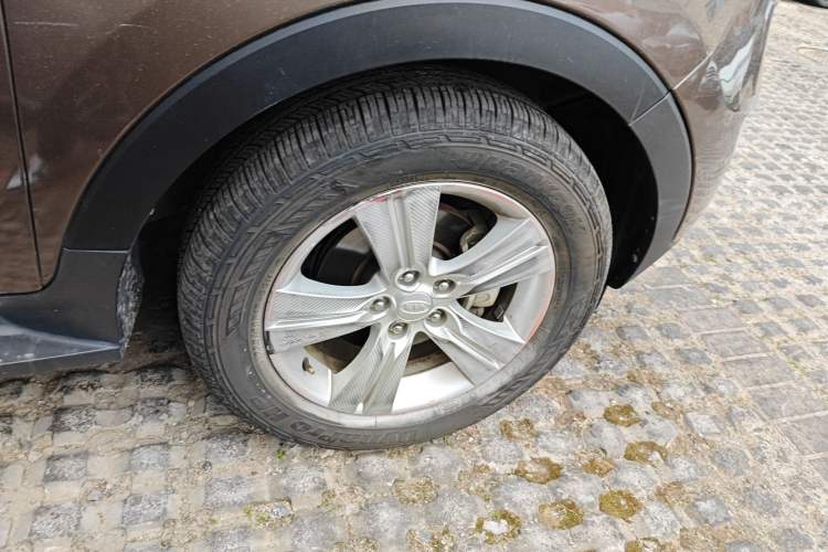 Used Kia Sportage R 2012 2.0L Automatic Two-Wheel Drive GLS Right Front Wheel Hub