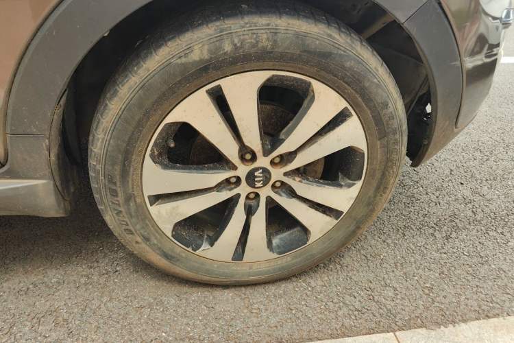Used Kia Sportage R 2012 2.0L Automatic Two-Wheel Drive NAVI Right Front Wheel Hub