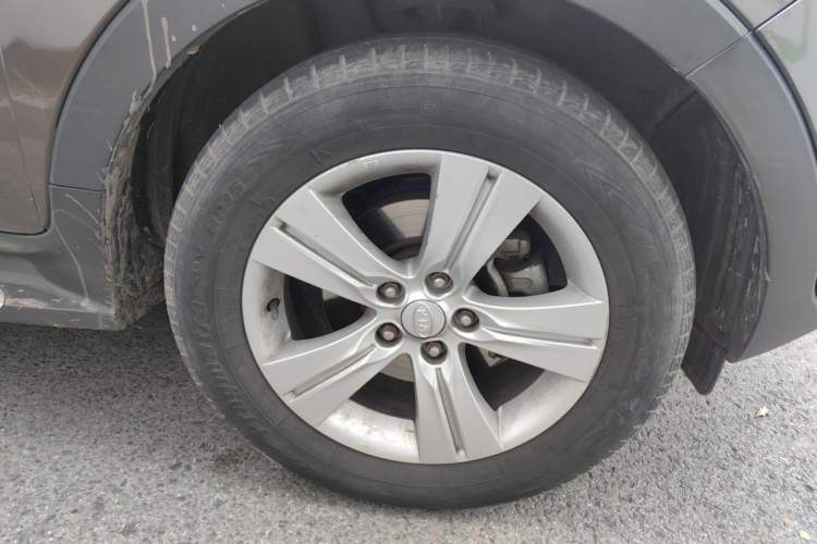 Used Kia Sportage R 2012 2.0L Automatic Two-Wheel Drive GLS Right Front Wheel Hub