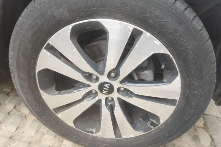 Used Kia Sportage R 2012 2.0L Automatic Two-Wheel Drive NAVI Right Front Wheel Hub