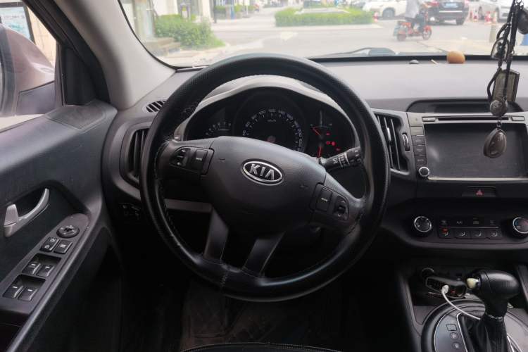 Used Kia Sportage R 2012 2.0L Automatic Two-Wheel Drive GL Trim Steering Wheel