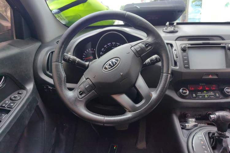 Used Kia Sportage R 2012 2.0L Automatic Two-Wheel Drive GLS Steering Wheel