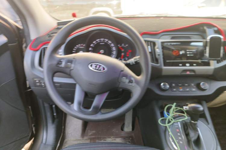 Used Kia Sportage R 2012 2.0L Automatic Two-Wheel Drive GL Trim Steering Wheel