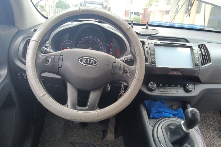 Used Kia Sportage R 2012 2.0L Manual Two-Wheel Drive GL Trim Steering Wheel