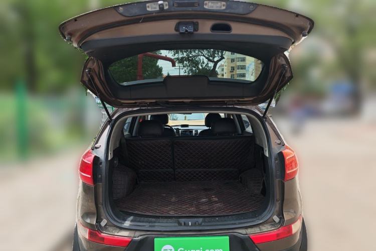 Used Kia Sportage R 2012 2.0L Manual Two-Wheel Drive GLS Trunk