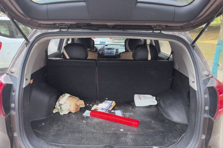 Used Kia Sportage R 2012 2.0L Automatic Two-Wheel Drive GL Trim Trunk