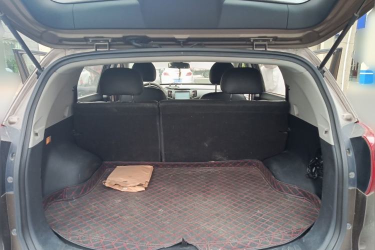Used Kia Sportage R 2012 2.0L Manual Two-Wheel Drive GL Trim Trunk