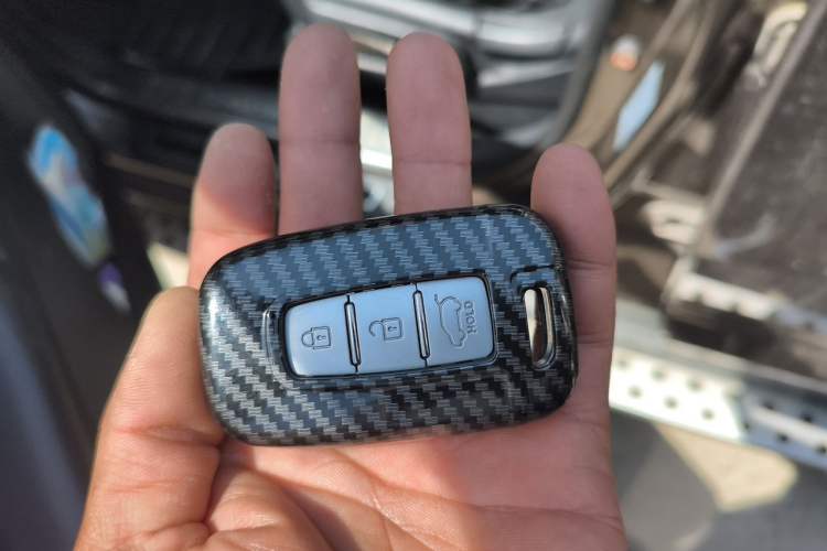 Used Kia Sportage R 2012 2.0L Automatic Two-Wheel Drive GLS Vehicle Key