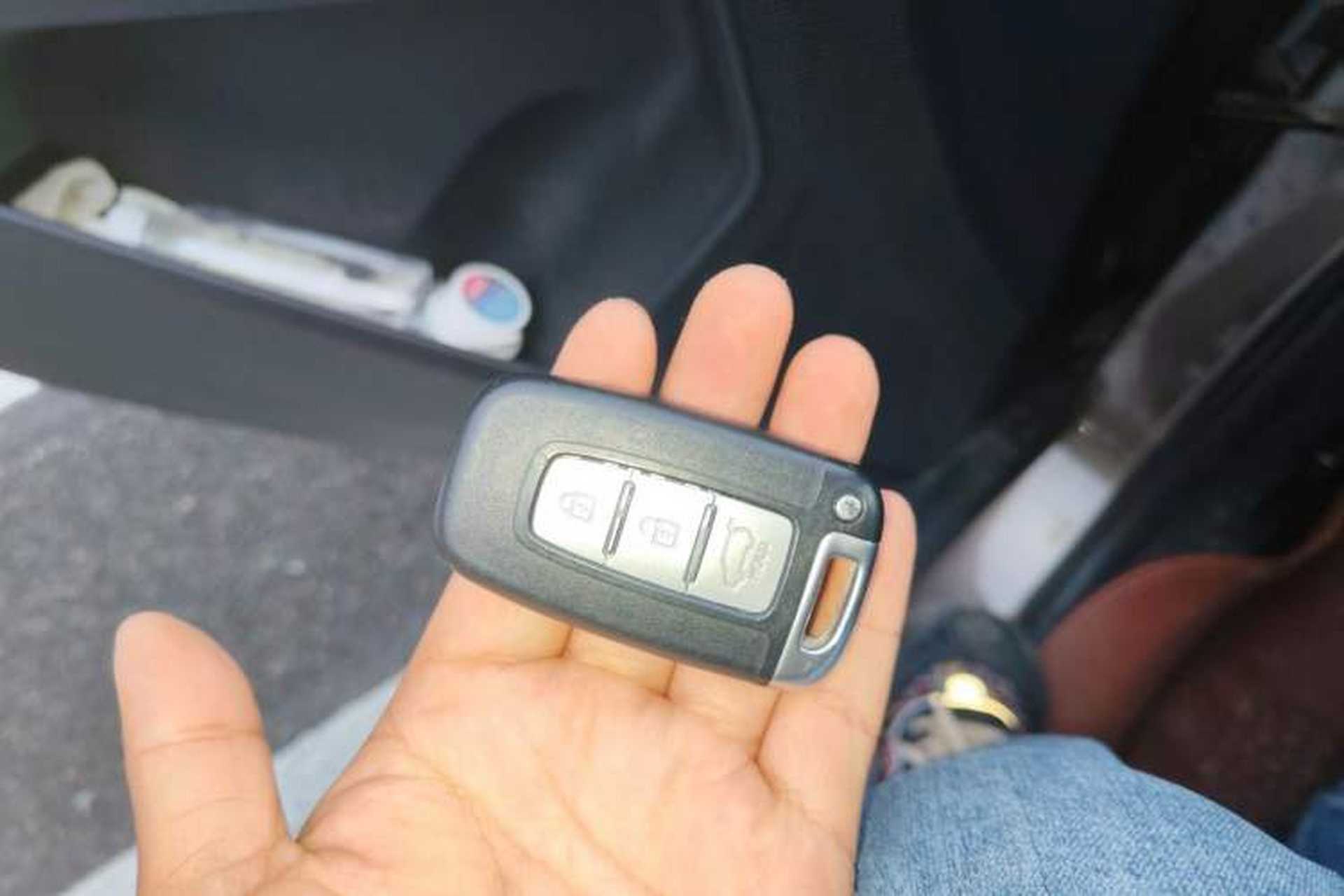 Used Kia Sportage R 2012 2.0L Automatic Two-Wheel Drive GLS Vehicle Key