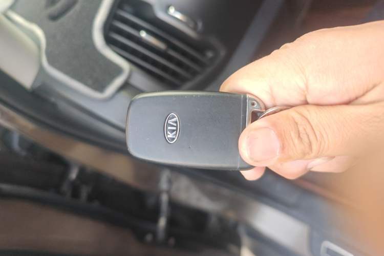 Used Kia Sportage R 2012 2.0L Automatic Two-Wheel Drive GLS Vehicle Key