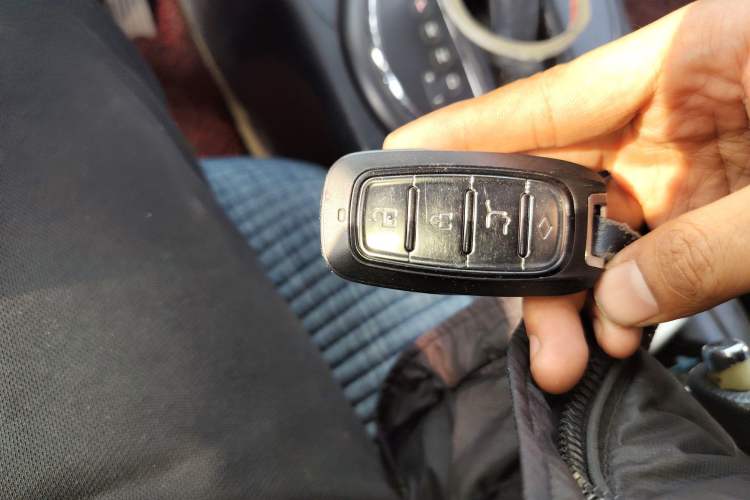 Used Kia Sportage R 2012 2.0L Automatic Two-Wheel Drive NAVI Vehicle Key