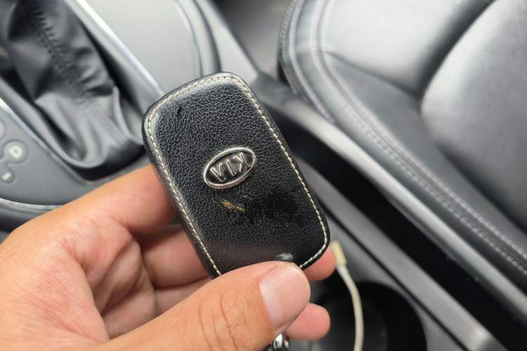 Used Kia Sportage R 2012 2.0L Automatic Two-Wheel Drive GLS Vehicle Key