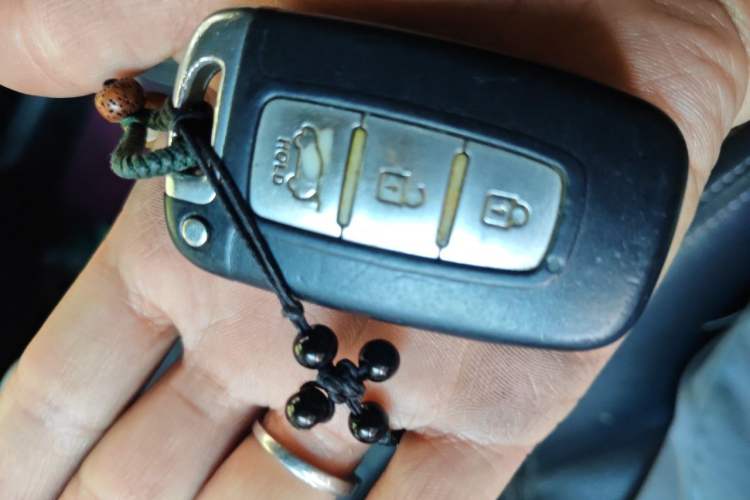 Used Kia Sportage R 2012 2.0L Automatic Two-Wheel Drive NAVI Vehicle Key