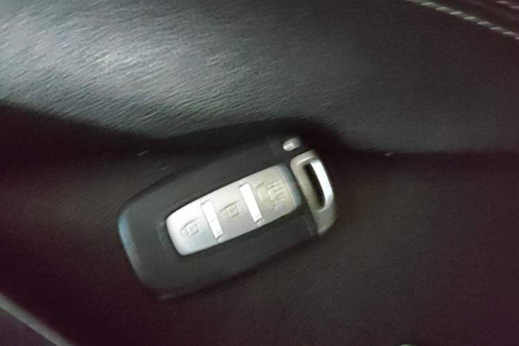 Used Kia Sportage R 2012 2.0L Automatic Two-Wheel Drive GLS Vehicle Key