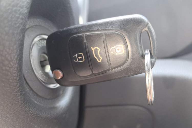 Used Kia Sportage R 2012 2.0L Automatic Two-Wheel Drive GL Trim Vehicle Key