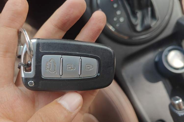 Used Kia Sportage R 2012 2.0L Automatic Two-Wheel Drive GLS Vehicle Key