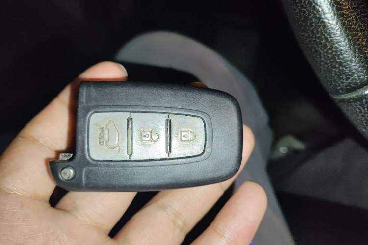 Used Kia Sportage R 2012 2.0L Automatic Two-Wheel Drive NAVI Vehicle Key