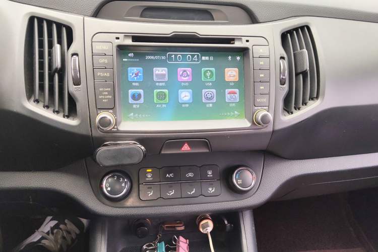 Used Kia Sportage R 2012 2.0L Manual Two-Wheel Drive GL Trim Audio And AC Panel