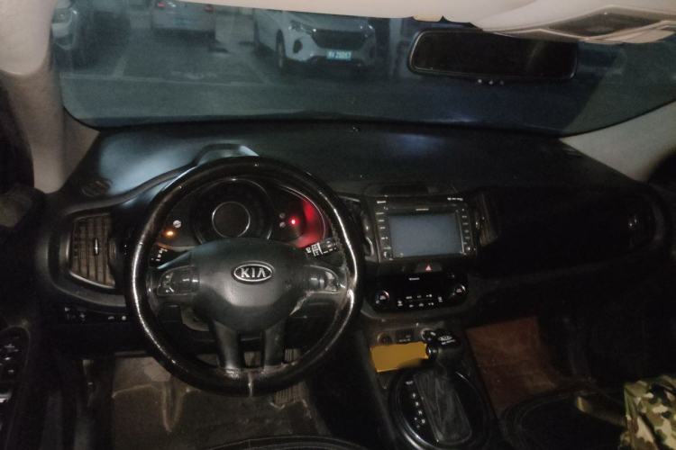 Used Kia Sportage R 2012 2.0L Automatic Two-Wheel Drive NAVI Center Console