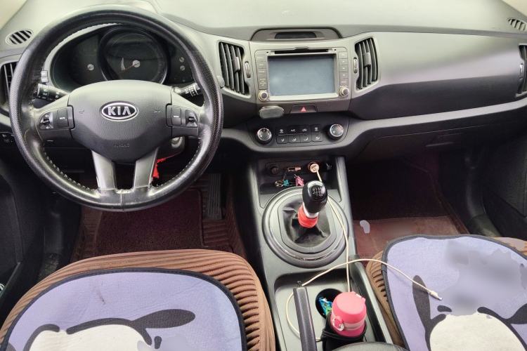 Used Kia Sportage R 2012 2.0L Manual Two-Wheel Drive GL Trim Center Console
