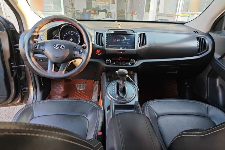 Used Kia Sportage R 2012 2.0L Automatic Two-Wheel Drive GLS Center Console