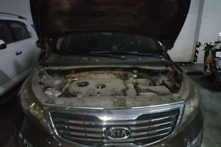 Used Kia Sportage R 2012 2.0L Automatic Two-Wheel Drive NAVI Engine Bay