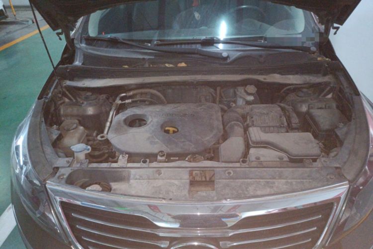 Used Kia Sportage R 2012 2.0L Automatic Two-Wheel Drive GLS Engine Bay