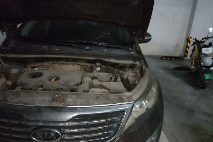 Used Kia Sportage R 2012 2.0L Automatic Two-Wheel Drive NAVI Engine Bay Left