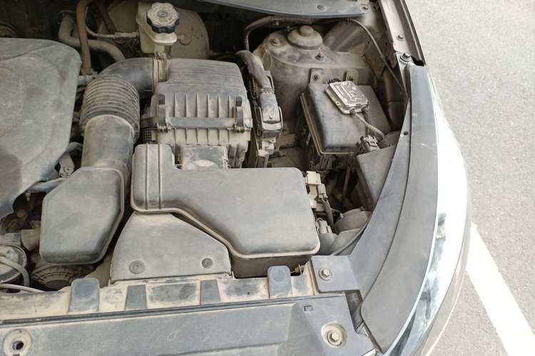 Used Kia Sportage R 2012 2.0L Automatic Two-Wheel Drive GL Trim Engine Bay Left