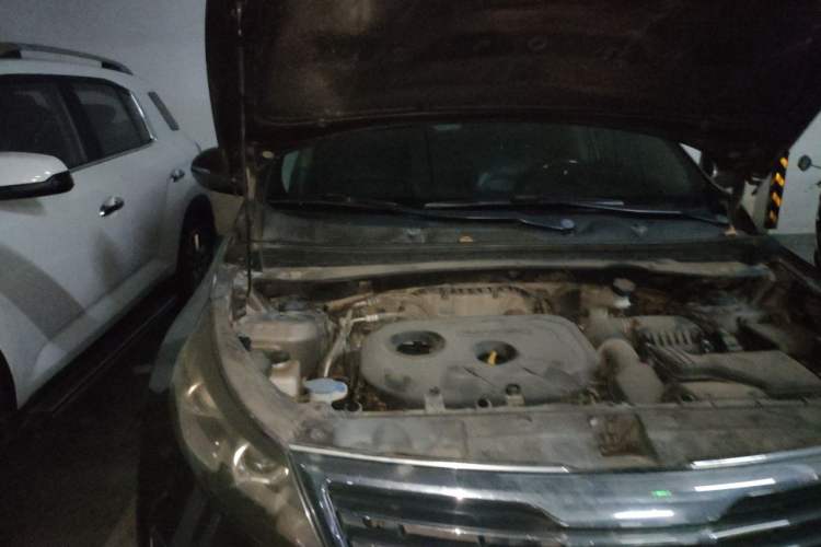 Used Kia Sportage R 2012 2.0L Automatic Two-Wheel Drive NAVI Engine Bay Right