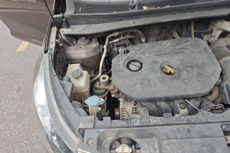 Used Kia Sportage R 2012 2.0L Automatic Two-Wheel Drive NAVI Engine Bay Right