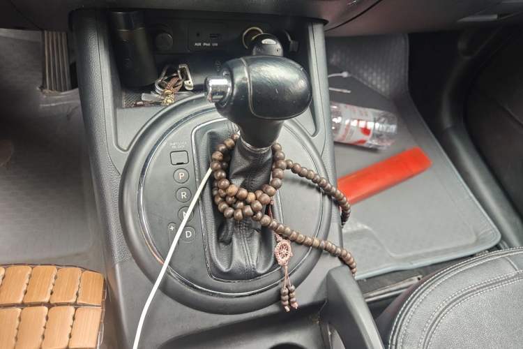 Used Kia Sportage R 2012 2.0L Automatic Two-Wheel Drive NAVI Gear Lever