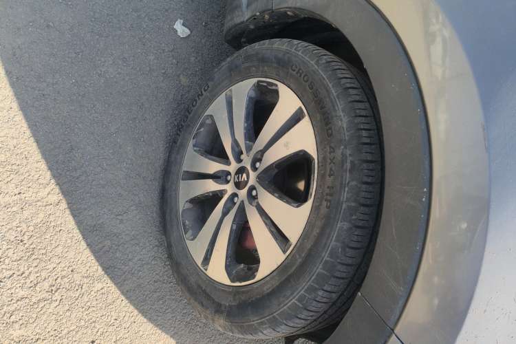 Used Kia Sportage R 2012 2.0L Automatic Two-Wheel Drive NAVI Left Rear Wheel Hub