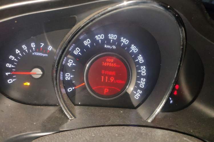 Used Kia Sportage R 2012 2.0L Automatic Two-Wheel Drive NAVI Odometer Close Up