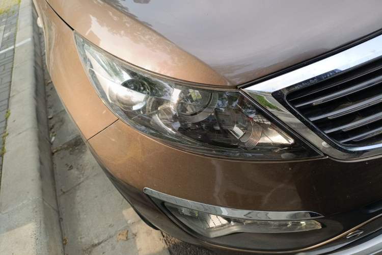 Used Kia Sportage R 2012 2.0L Automatic Two-Wheel Drive GL Trim Right Front Headlight