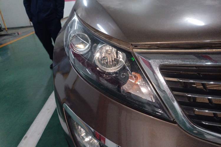 Used Kia Sportage R 2012 2.0L Automatic Two-Wheel Drive GLS Right Front Headlight